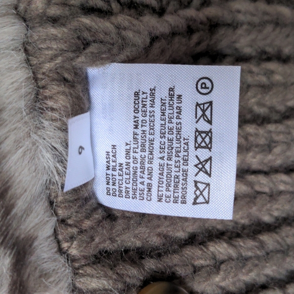 NWOT 🧣Reversible faux fur scarf - Picture 5 of 8
